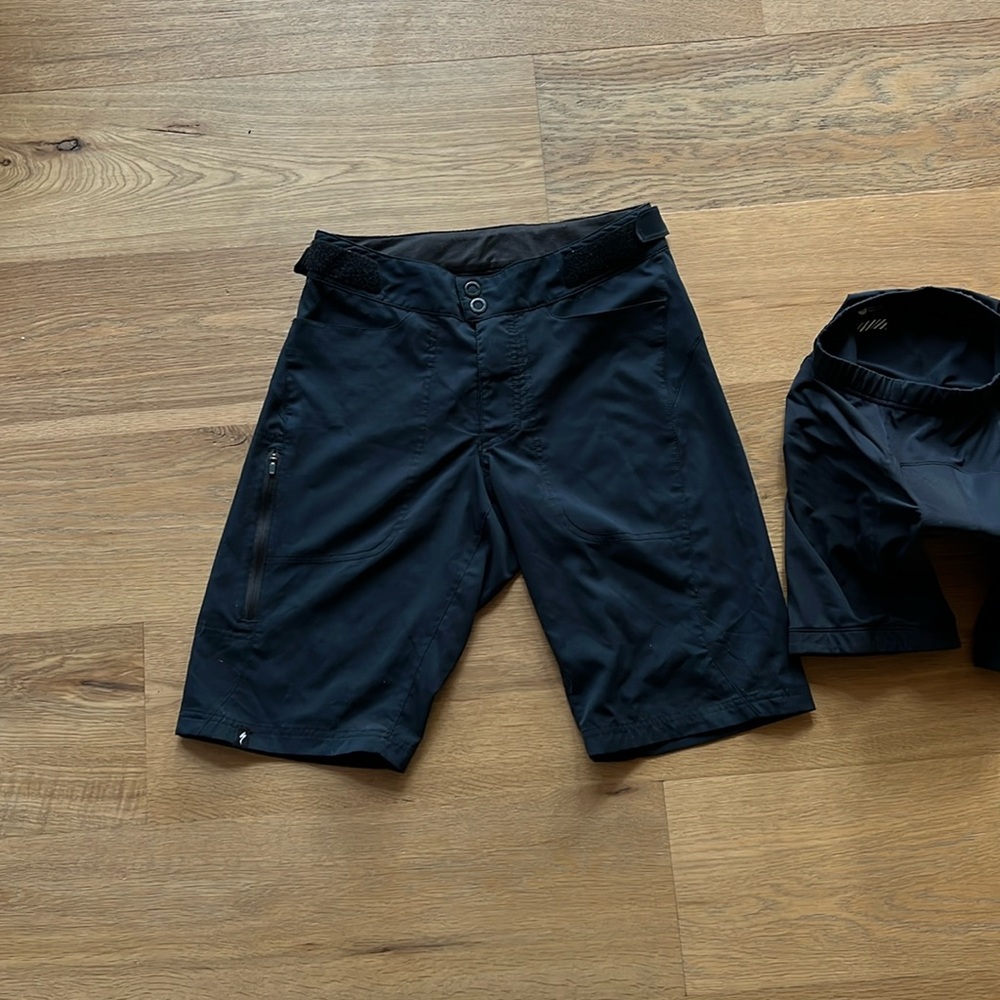 Men’s Specialized mountains bike shorts (size 28) w/ a Bontrager chamois (XS).